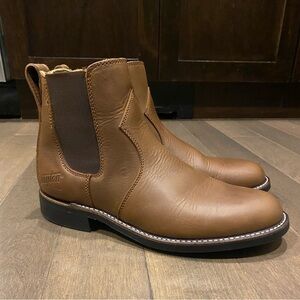 Dayton Aurora round toe boot- brown pull-up